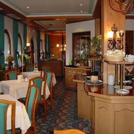 Ξενοδοχείο με διαμερίσματα Thalerhof 4*